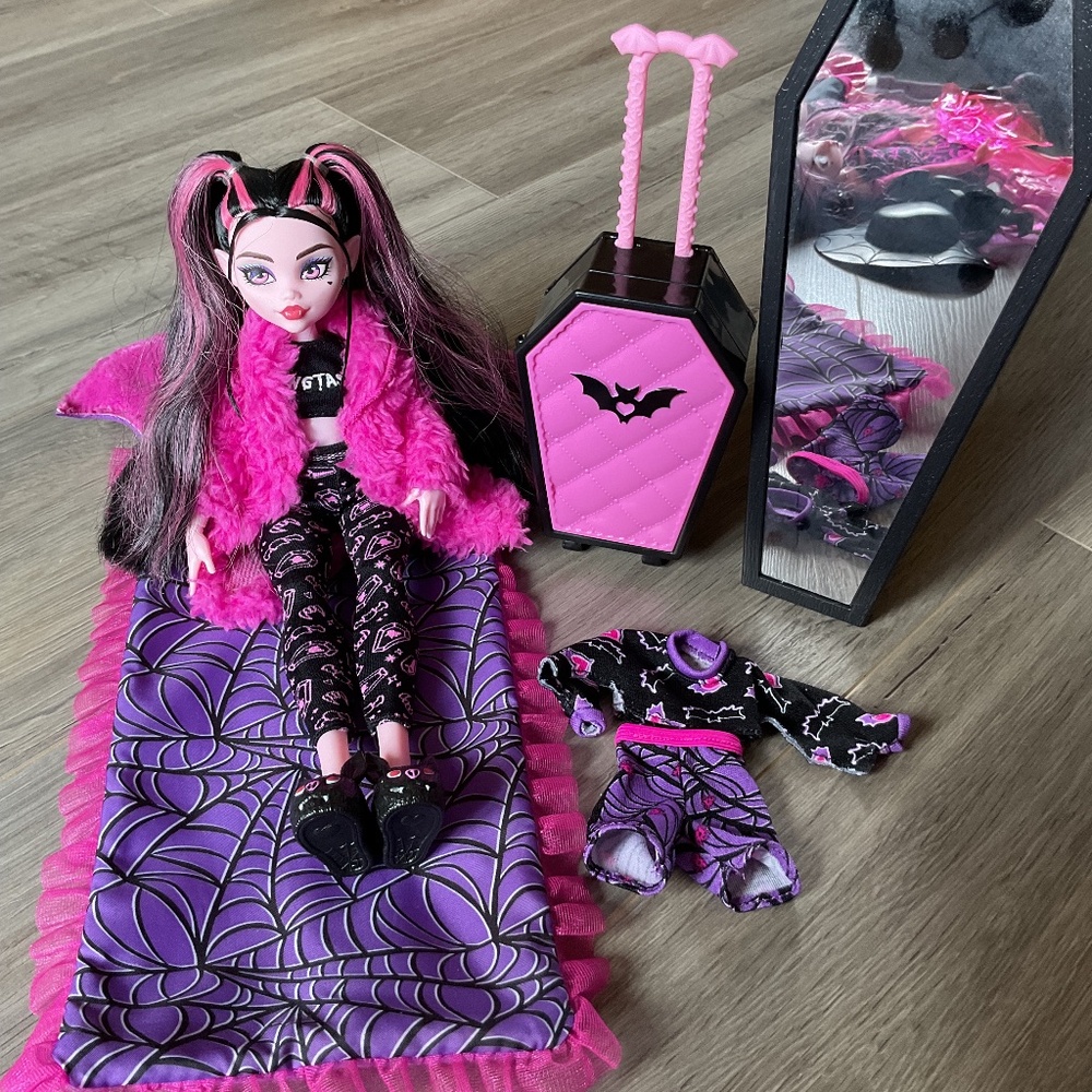 Monster High G3 Draculaura Creepover Sam’s Club Exclusive